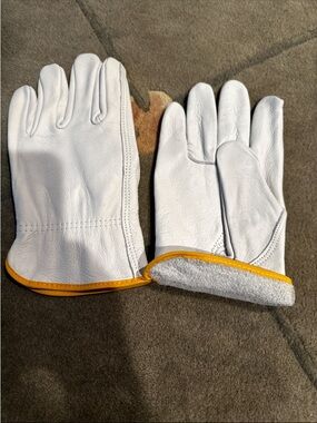 Brand new leather work gloves XL bundle of 4